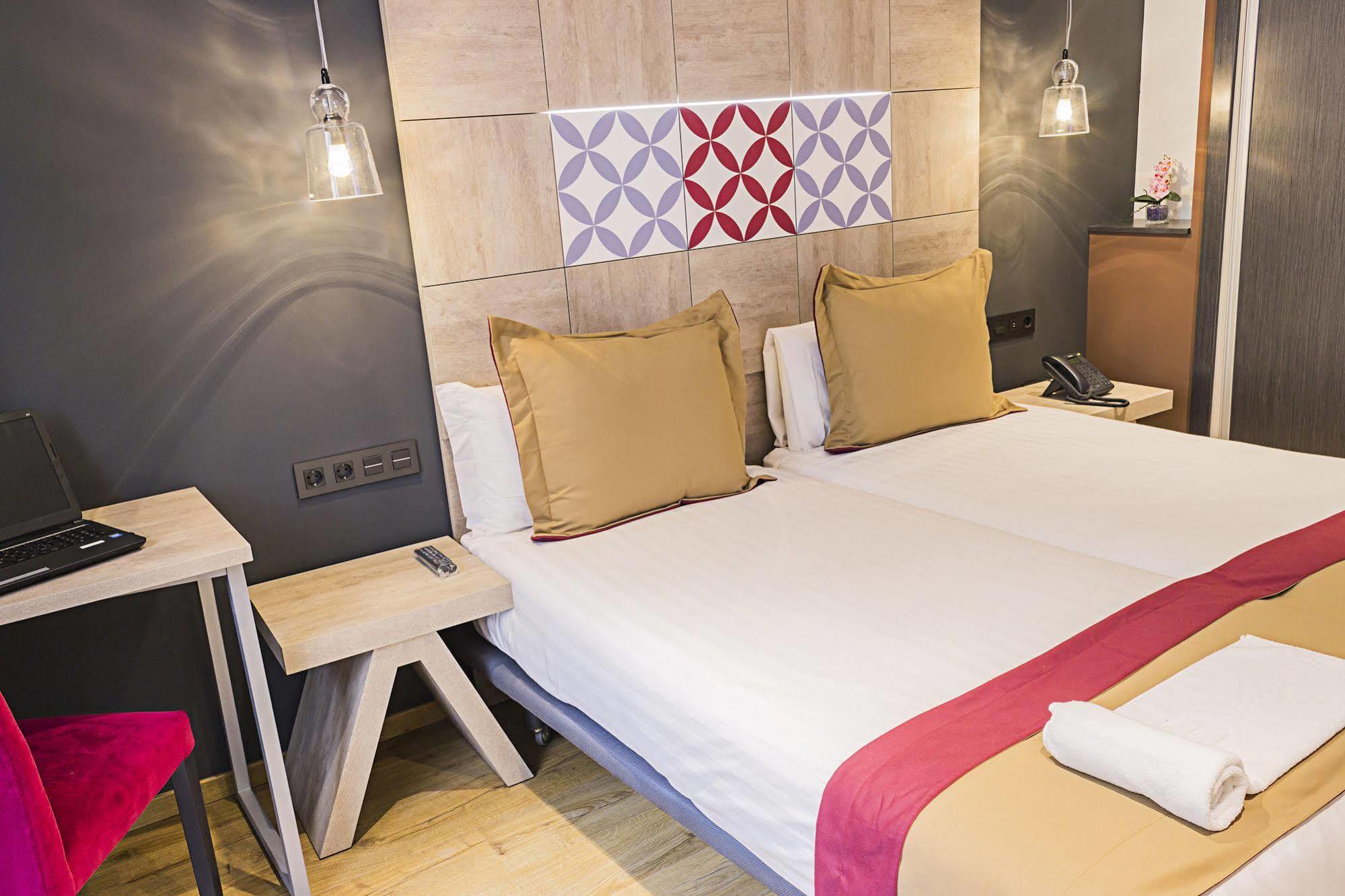Boutique Hostemplo Sagrada Familia Hotel Барселона Екстериор снимка